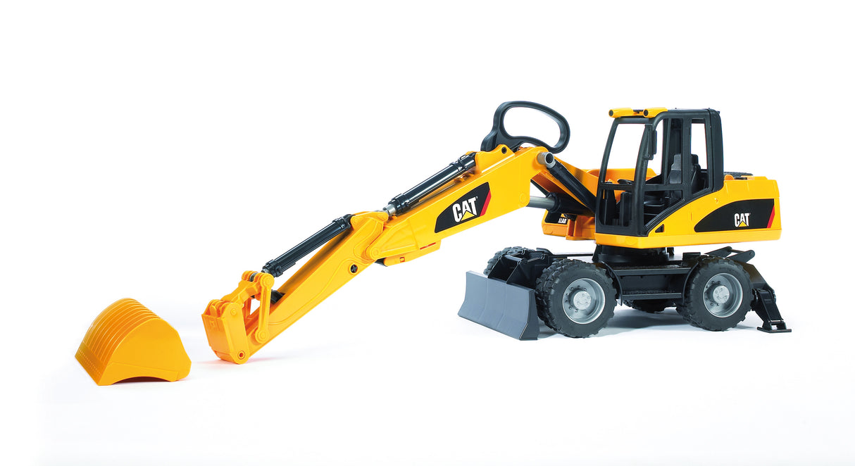 Cat® Wheeled excavator - Farm Toy