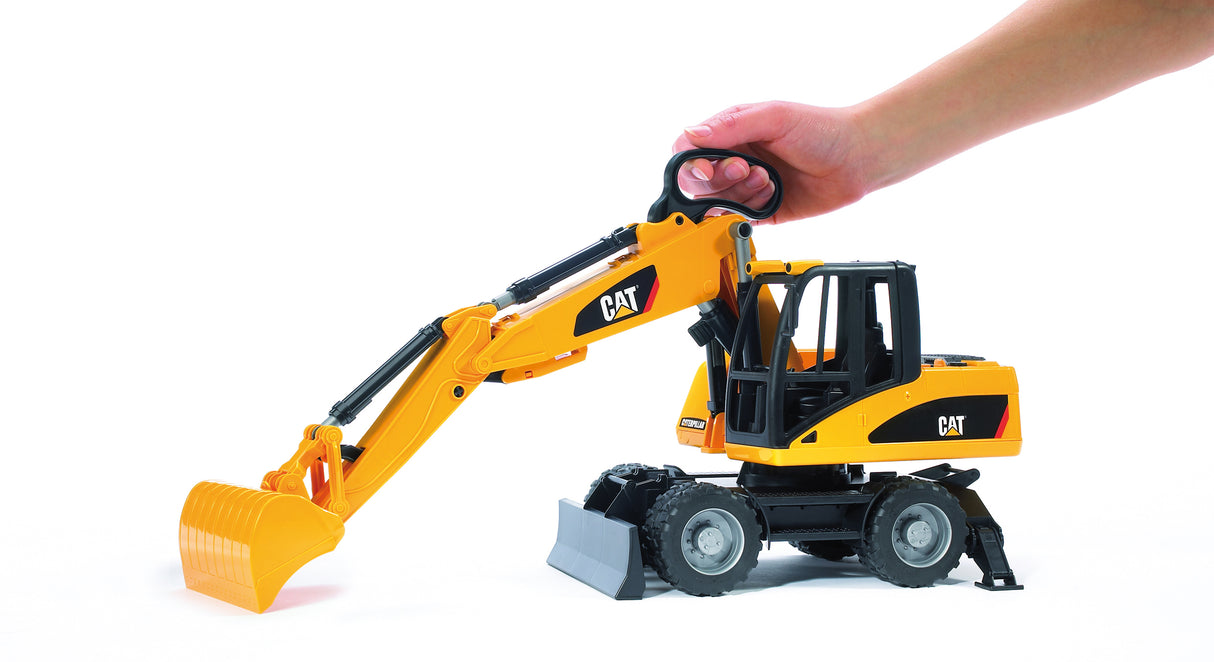 Cat® Wheeled excavator - Farm Toy