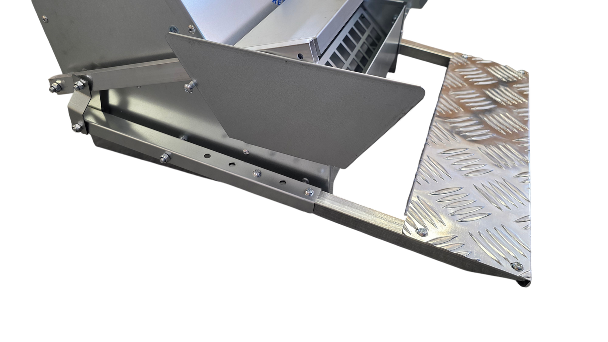 Heritage Galvanised Indoor Treadle Chicken Feeder 11kg | Rat Proof