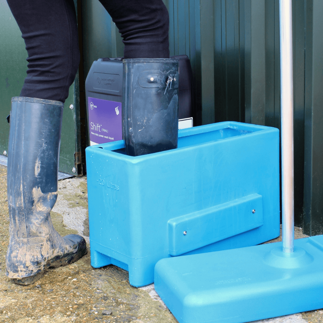 Blue boot dip with handle