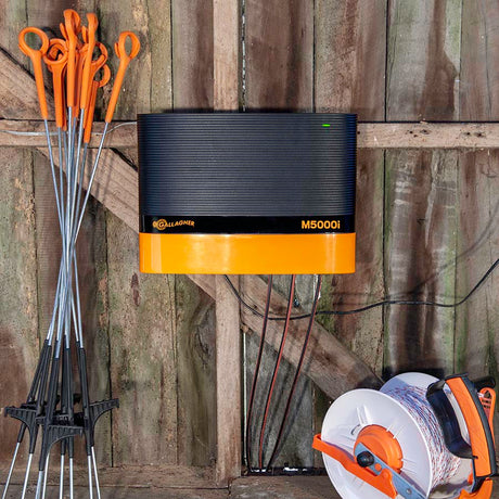 Gallagher M5000i mains electric fence energiser