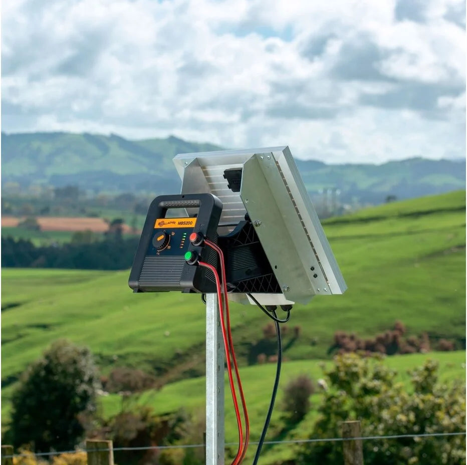 Gallagher MBS200 fence energiser (230V/12V/Solar) Mains, Battery or Solar