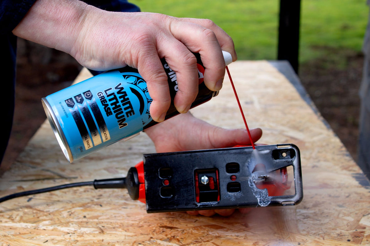 White Lithium Grease - 3-IN-ONE - 400ml Spray Can