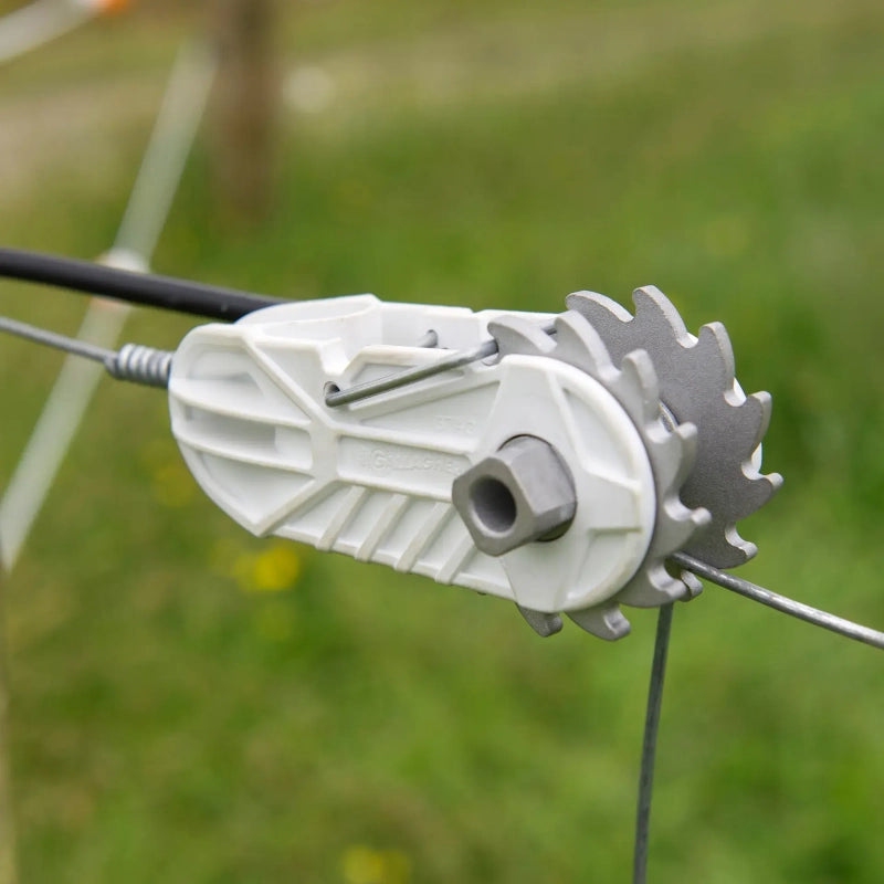 Close-up of a gallagher end strainer