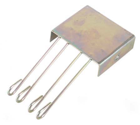Chick excluders for chain feeding systems