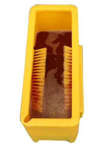 Boot dip with brushes