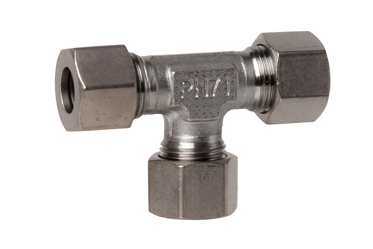 A stainless steel ring-cut coupling tee piece for a Lubing Top-Climate Misting System.