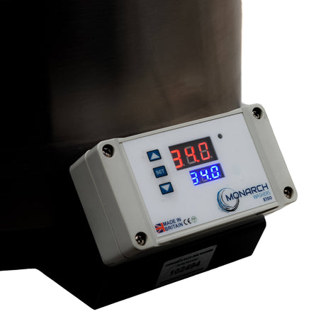 Egg washer for poultry farms