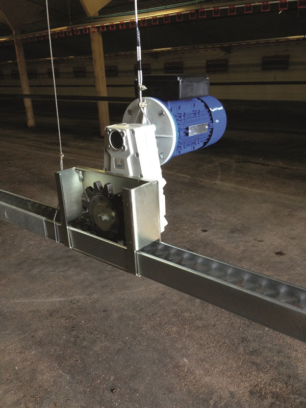Single Track Flat Chain Feeder Drive Unit, Three Phase, 36m per minute - with Legs - Broiler Breeders