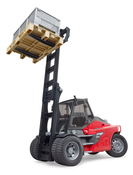 Linde HT160D stacker with pallet and 3 pallet cages - Farm Toy