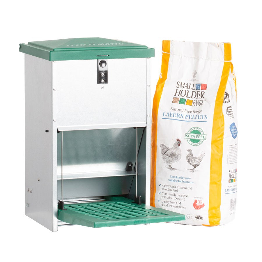 Treadle Feeder - 8kg Capacity - with 5kg of Layers Pellets