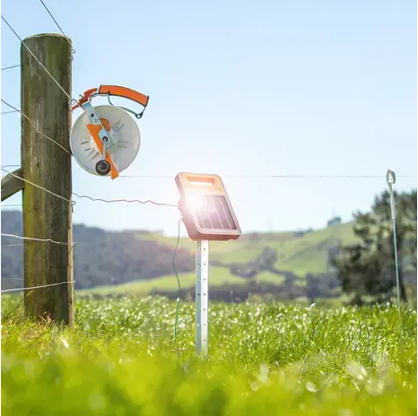 Gallagher S30Li Solar Powered Electric Fence Energiser Inc Lithium Battery | ST |