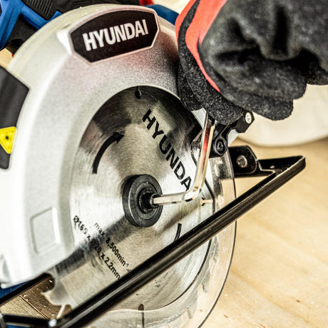 Hyundai 20V MAX Li-Ion Cordless 4Ah Circular Saw | HY2183